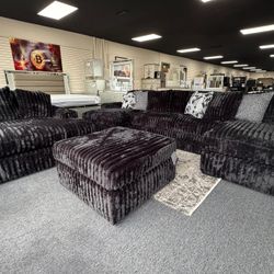 Double Chaise Sectional. 🚚WE DELIVER🚚
