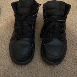 Boys Jordan Ones size 2 1/2