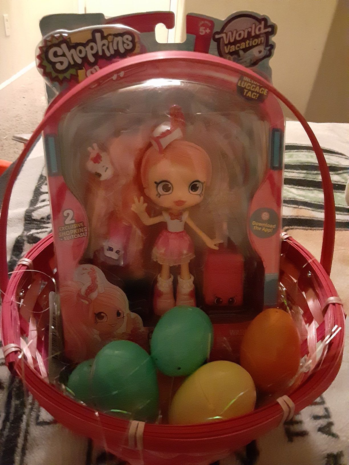 Shopkins Easter basket with 6 eggs