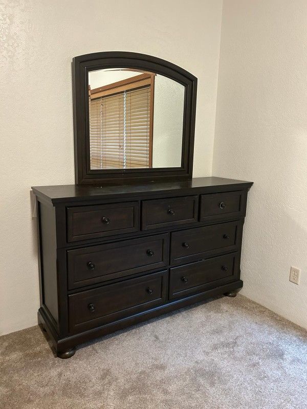 Bed, Side Table and Dressing Table