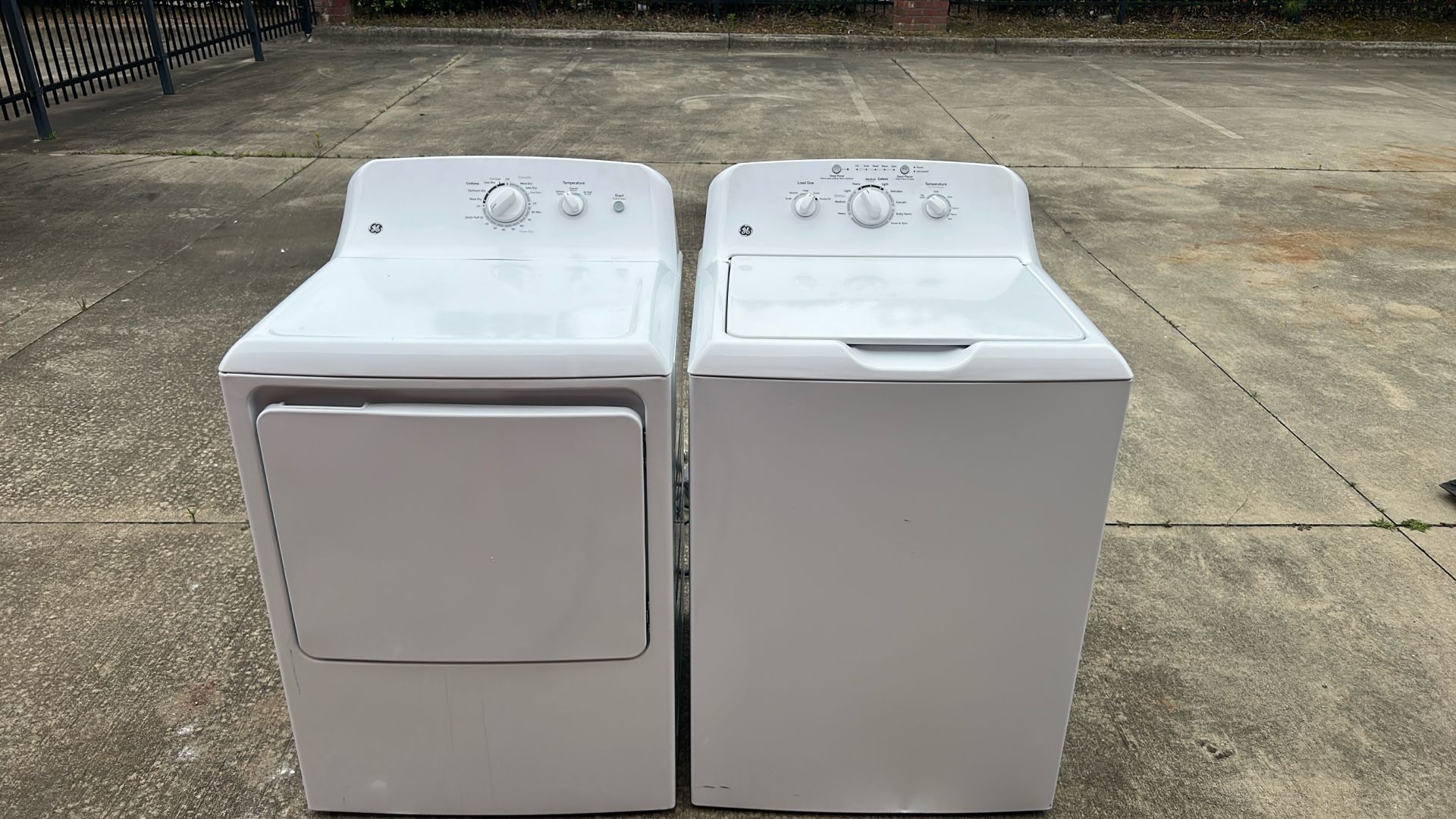 GE Washer And Dryers Set 