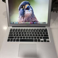 i5..i5…MACBOOK AIR 13 Inches SLIM ..( MONTERREY SOFTWARE ) 256.0  SSD. ( Capacity )  8.0 GB RAM . READY FOR CLASSES  Looks Like Brand New  