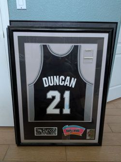 Framed San Antonio Spurs Tim Duncan Jersey
