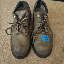 Heavy leather shoes