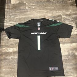 Sauce Gardner (sz Below) black and green New York Jets football jersey