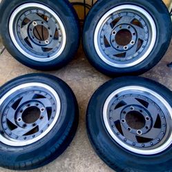 Blades wheel chevy GMC 8x6.5 16x8 8 lugs tires like new 225/60/16 8x165.1 have lug nuts