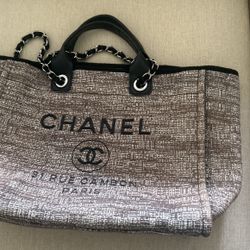 Chanel Tote Bag