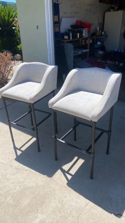 2 cool bar stools