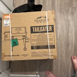 Traeger TAILGATER SMOKER