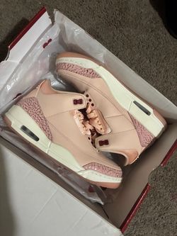 Worn once with box sz 9 women’s  60$