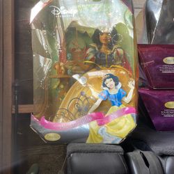 Disney Snow White  Classic Movie Memories Porcelain Doll by Brass Key