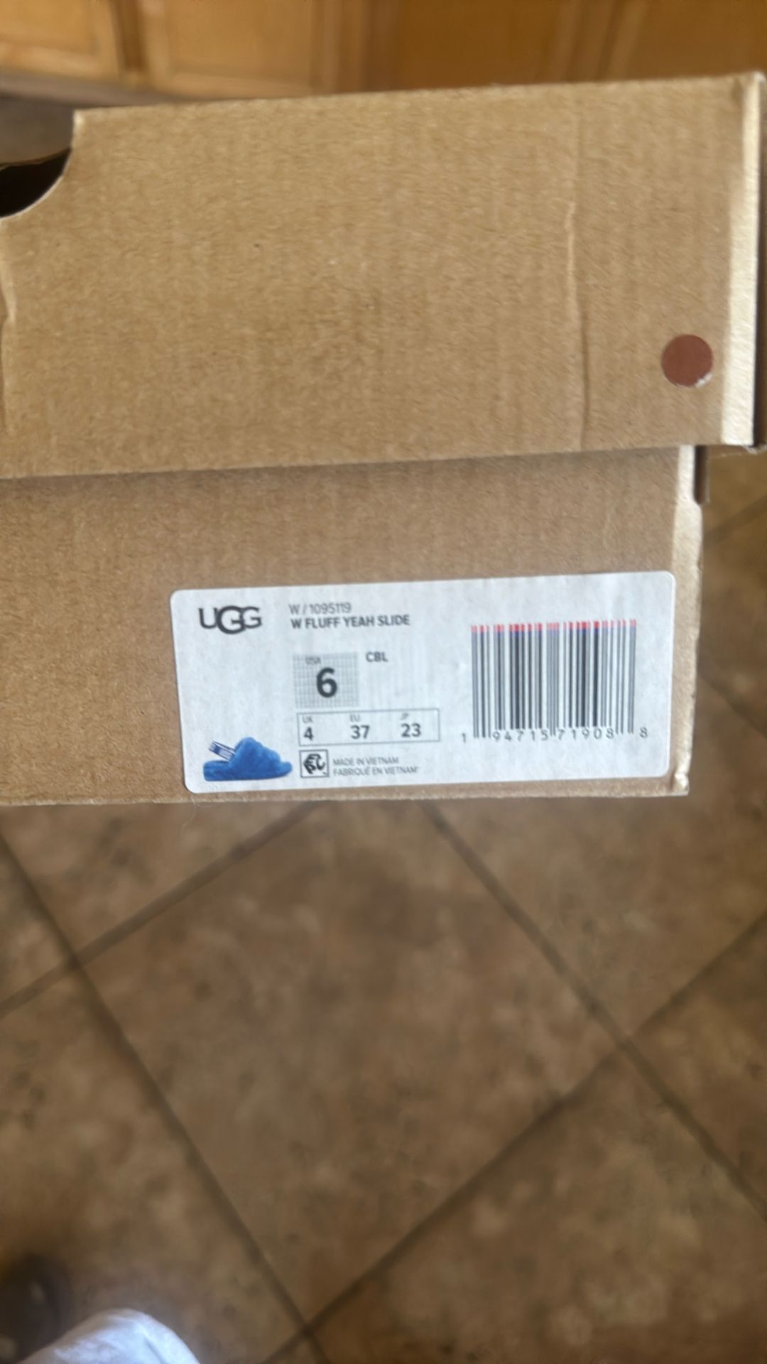 UGG