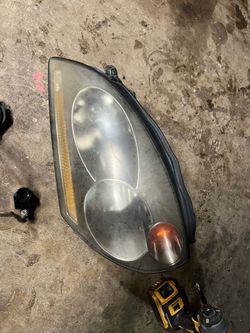 G35 coupe passenger Headlight only