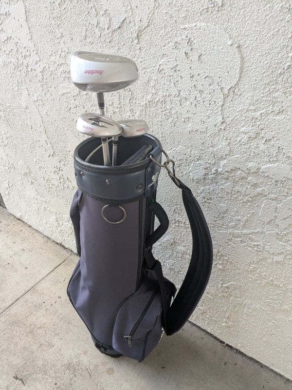 Woman's Golf Club And Bag