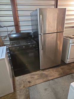 FRIGIDAIRE STAINLESS REFER/GASSTOVE
