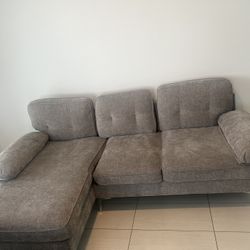 Couch/Sofa/Chase