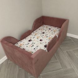 Toddler bed