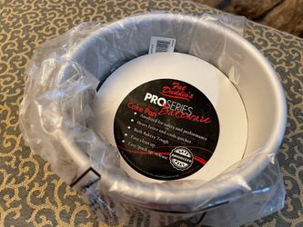 Fat Daddio’s PCC-63 Round Professional Series Non-Stick Cheesecake Pan 6” x 3”, Silver