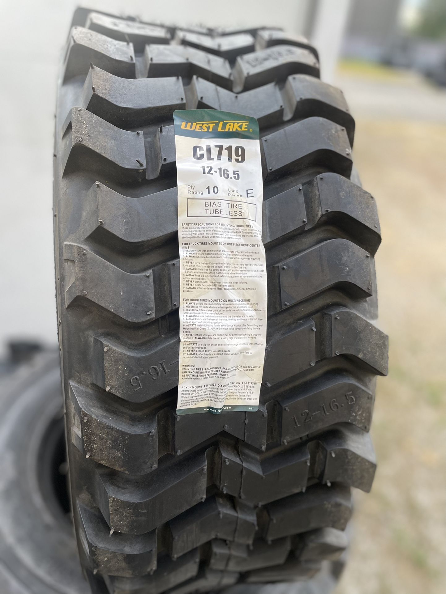 12-165 Bobcat construction Tires