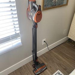 Shark Rocket Vacuum (PENDING PICK UP)