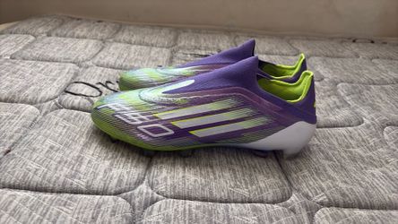 F50 (SIZE 7 Men) Looking for trades Too