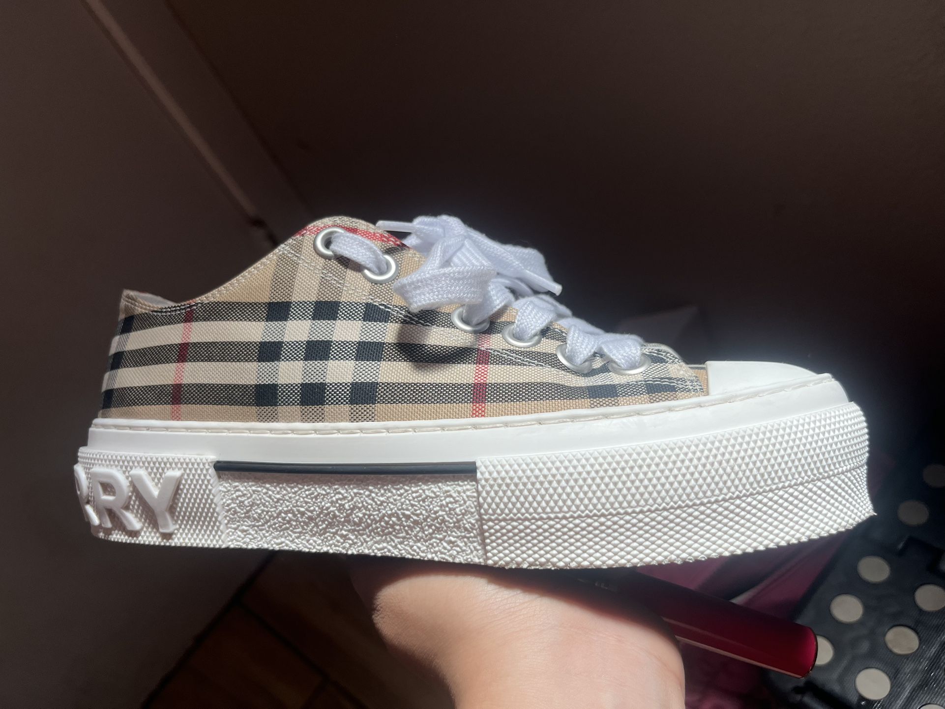 Authentic Burberry Worn A Couple Times Comes With Box Size 37