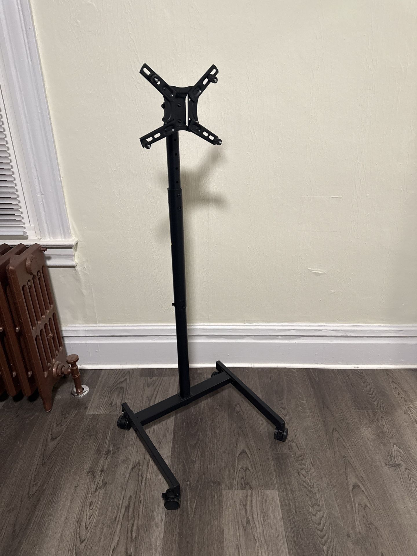 Perlegear Mobile TV Cart – Rolling TV Stand