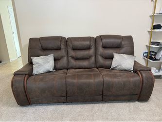 Brown 3-Seat Reclining Sofa – Excellent Condition
