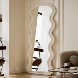 Wavy full body mirror flannel 63x24”