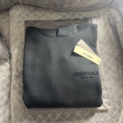 Black essential hoodie 