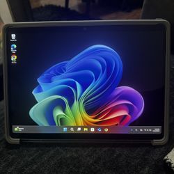 Microsoft Surface Pro 11 – Snapdragon X Elite • 32GB RAM • 1TB SSD