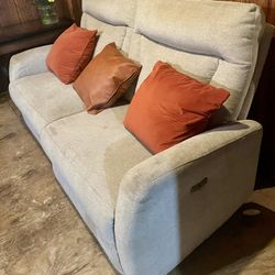 Electric Reclining Loveseat