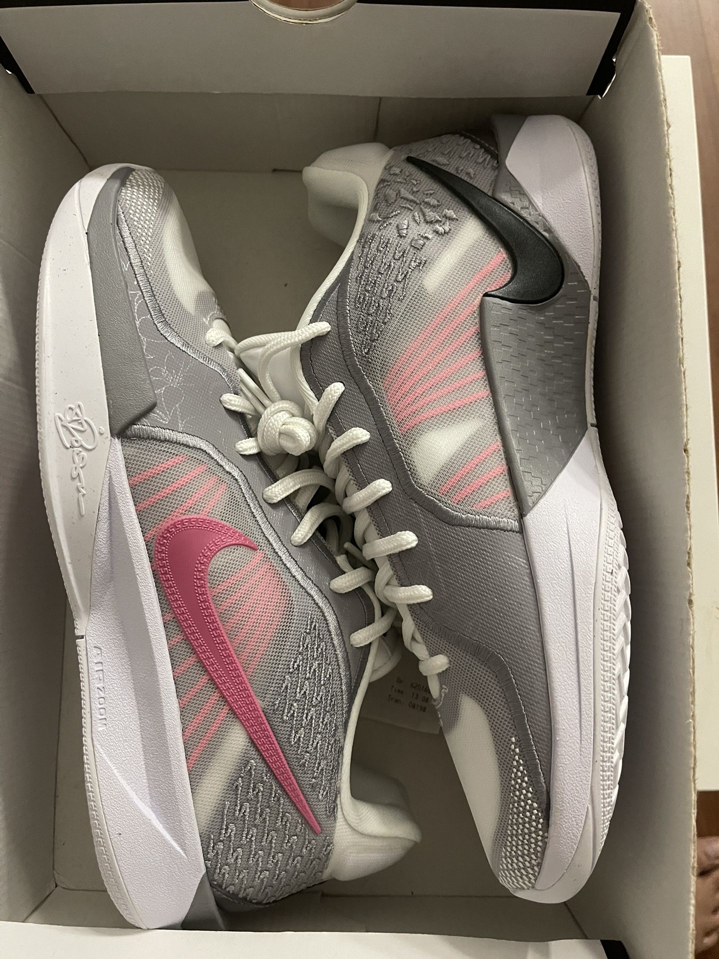 Nike Sabrina 2. Sz 8.5m/10w. Brand New Ds.