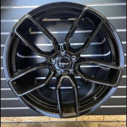 BRAND NEW SRT Style Wheels