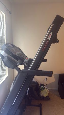Treadmill - Folds up - easy to use