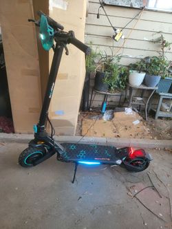 Scoothop g2 Pro Electric Scooter 35mph Dual Motor