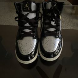 Jordan 1 Mids