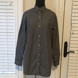 Ralph Lauren Womens Shirt , Size medium for Sale in Charlotte, NC - OfferUp