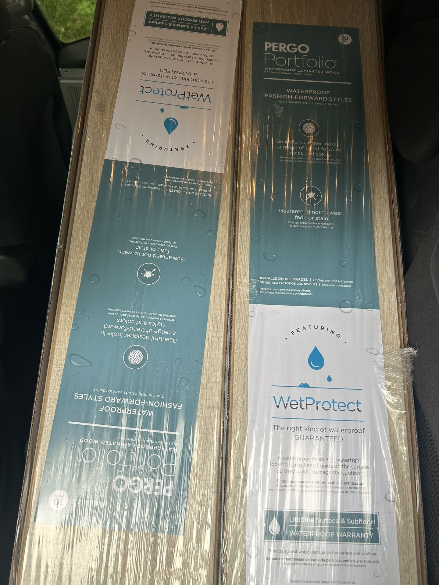 Pergo Portfolio WetProtect Crema Oak 10mm Waterproof Wood Plank floor with pergo gold underlayment