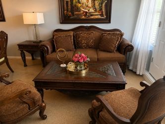 Traditional Living Room Furniture Set
