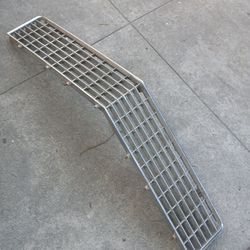 BUICK RIVIERA GRILL!!! 200$ ...NO FLAKES!