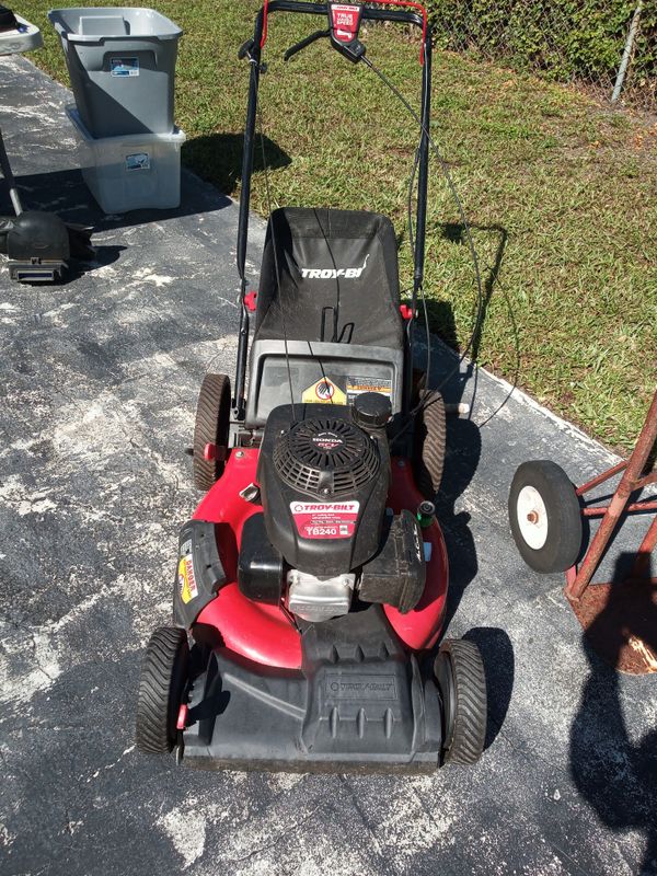 Honda TroyBilt automatic lawn mower for Sale in Carol City, FL OfferUp