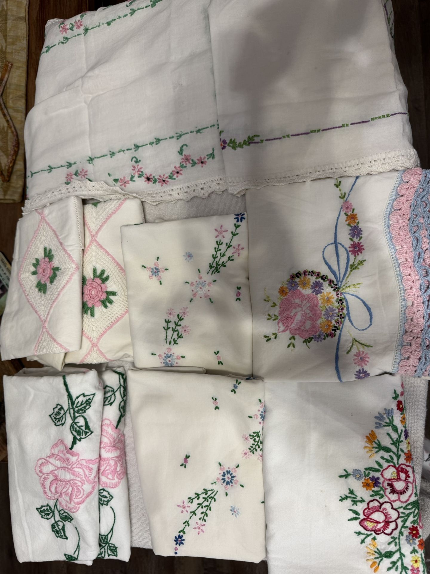 Lot Of Old Pillowcases And Table Runners Antique