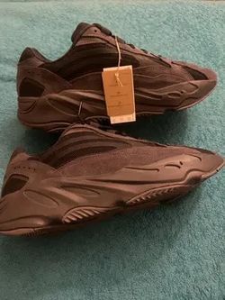 Yeezy Vanta V2