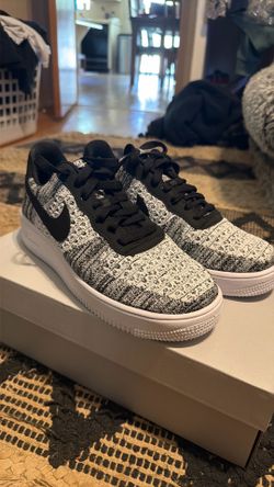 Air Force 1 Flyknit 2.0       6.5 mens       8 Womans