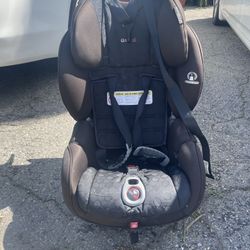 Britax Car Seats (2)