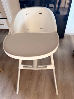 White Baby High Chair with Tray