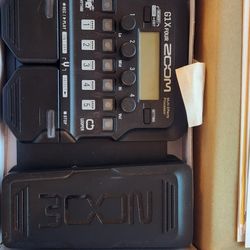 Zoom G1X Four With Pedal