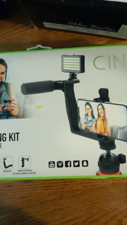 Essential vlogging kit .