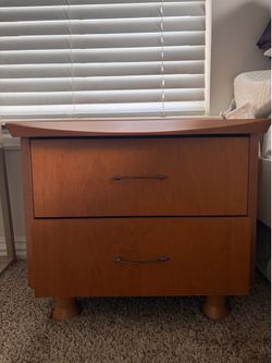 Modern 2-Drawer Wooden Nightstand – Excellent Condition